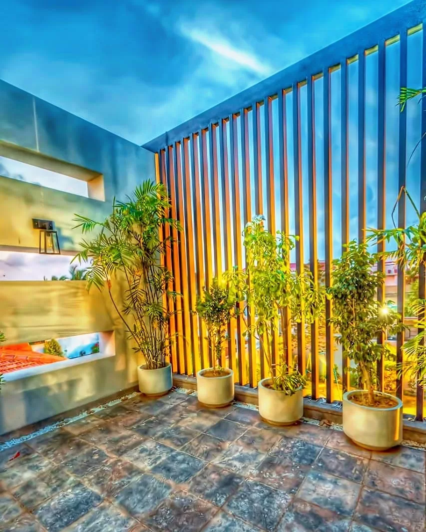 1000 Sqyrd Residence Renovation